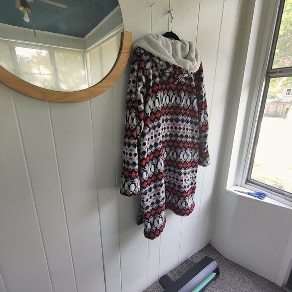 Vera Bradley Penguin Bathrobe Sz S-M  Soft with Fleece on collar & hood, no tie - Picture 11 of 12